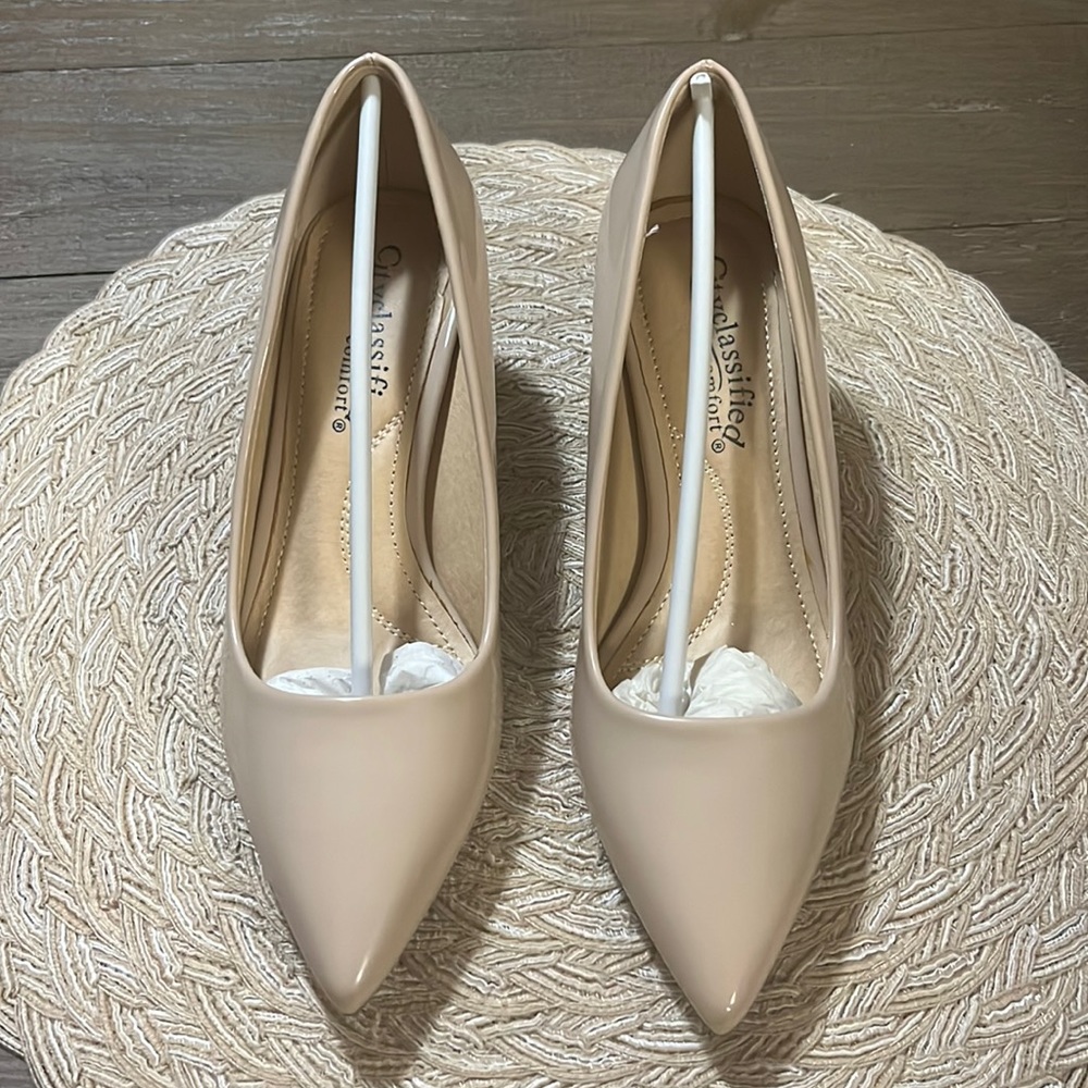 Hailey-S Beige Size 6 Shoes
